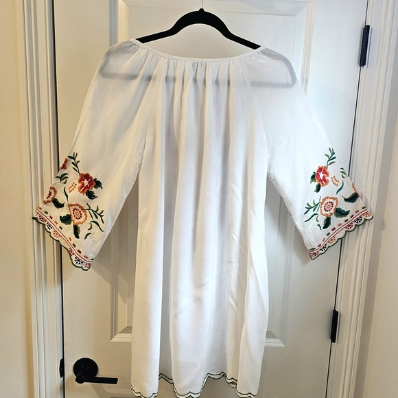 Boho Style Embroidered Dress - Picture 5 of 8
